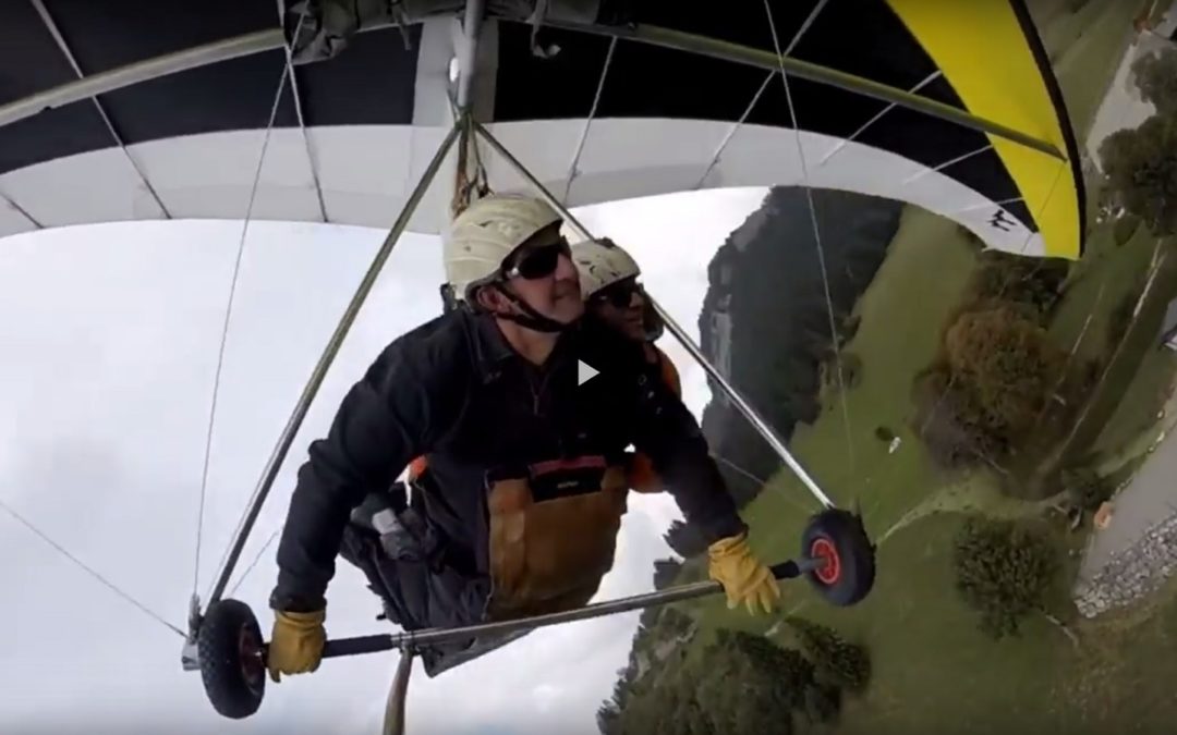 Vidéo d’un bénéficiaire d’un vol en Deltaplane